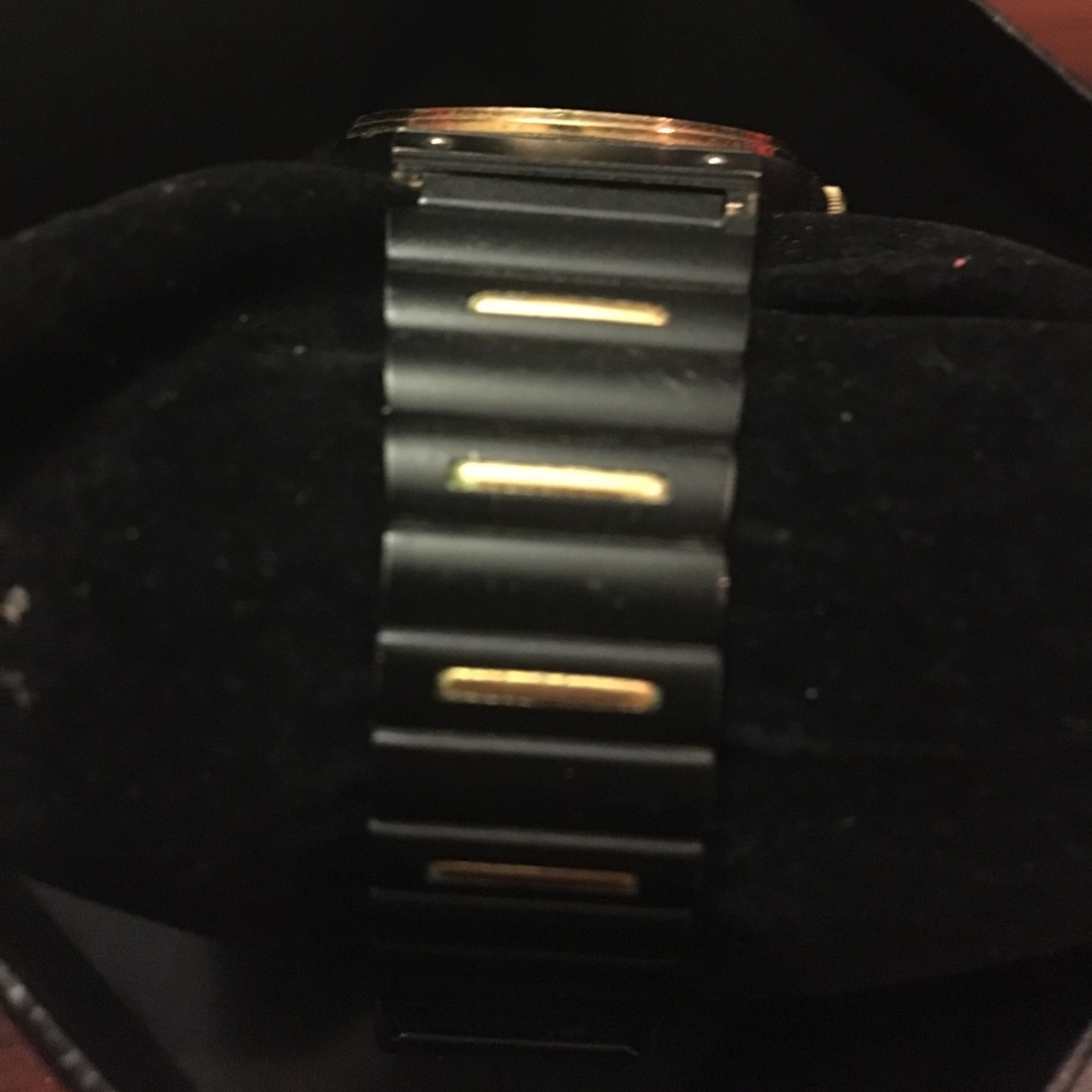 Watch - Picture 2 of 2