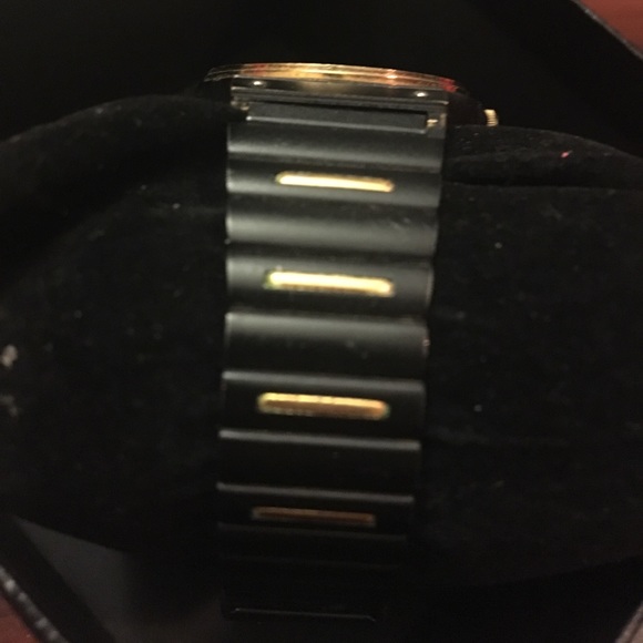 Watch - Picture 2 of 2