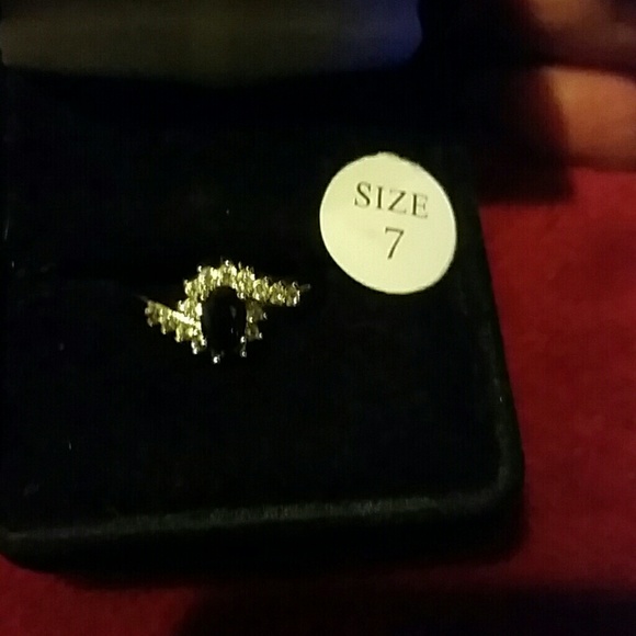 Ring - Picture 3 of 3