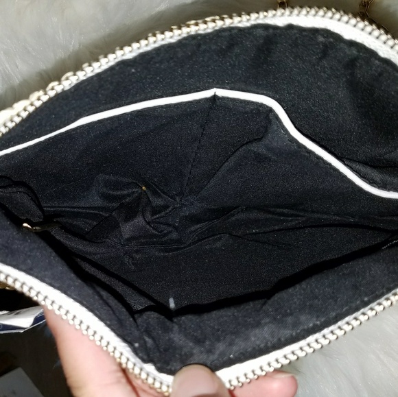 SOLD Pineapple Crossbody Bag - Picture 4 of 4