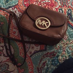 Micheal kors crossbody bag