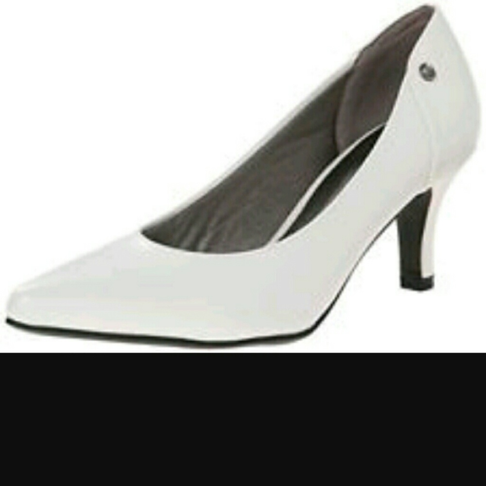 White Lifestride soft system flex heels!