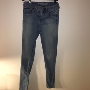 American Eagle light wash skinny jegging