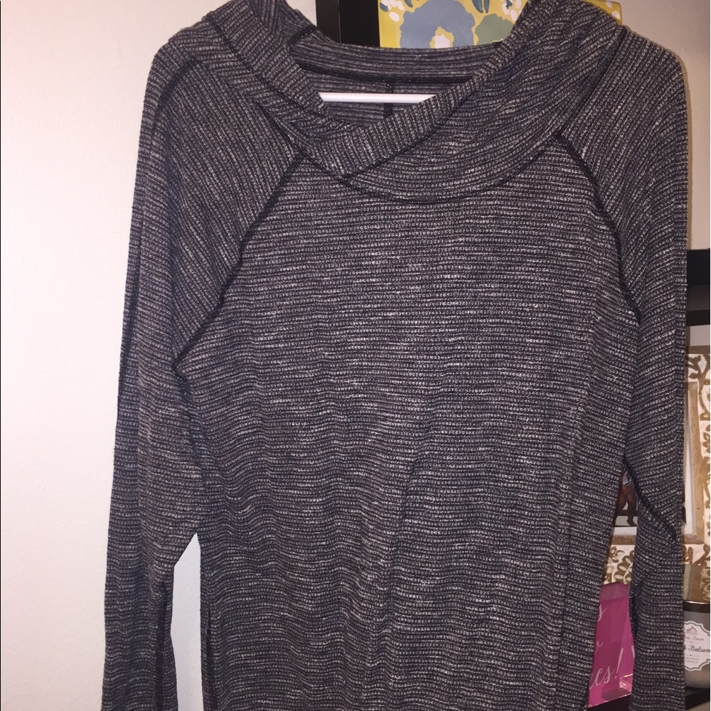 Lululemon sweatshirt