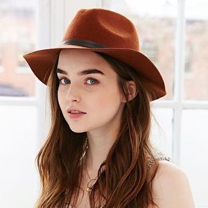 ⭐️ Ecoté Fedora NWOT ⭐️