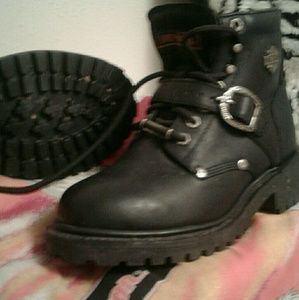 Women's steeletoed Harley Davidson Boots