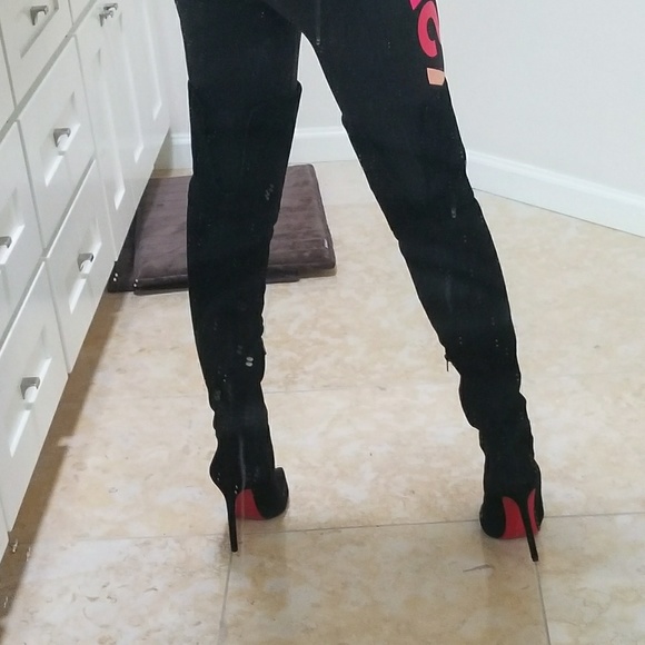 FABULOUS Louboutin over the knee suede spike heels - Picture 4 of 5