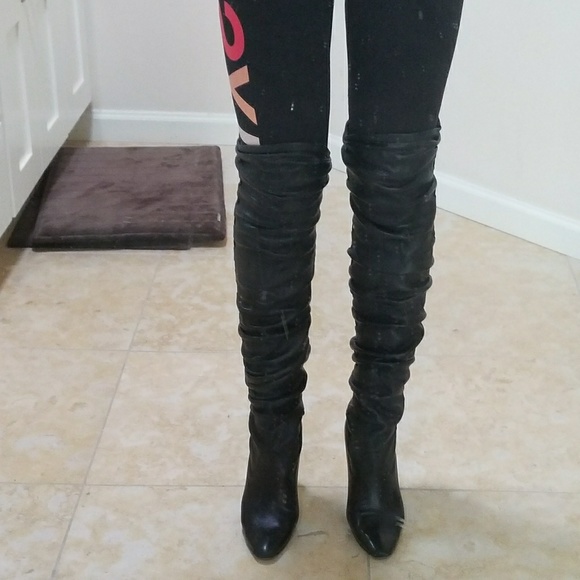 FABULOUS Louboutin over the knee suede spike heels - Picture 5 of 5