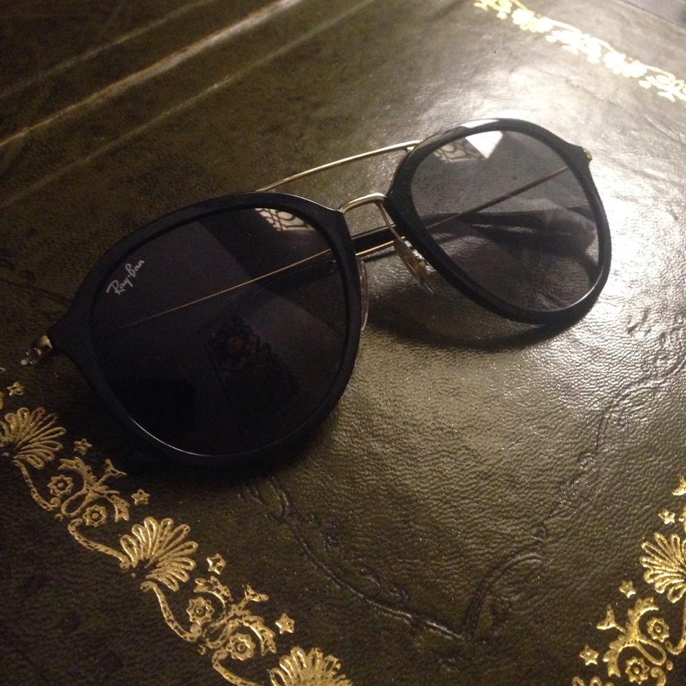 Authentic aviator rayban 4253s