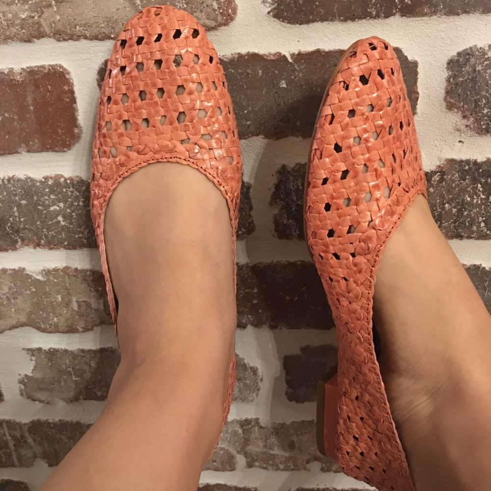 NEW  ❤️H Halston Irene Flats❤️