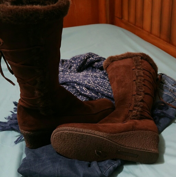 Brown winter/fall fashion boots - Picture 2 of 3