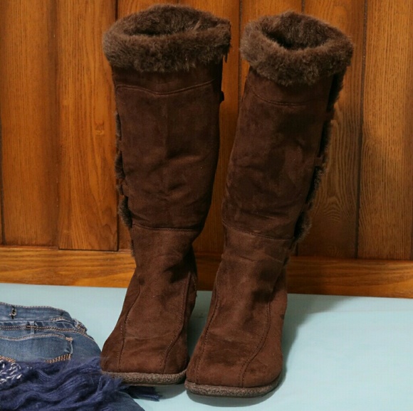 Brown winter/fall fashion boots - Picture 3 of 3