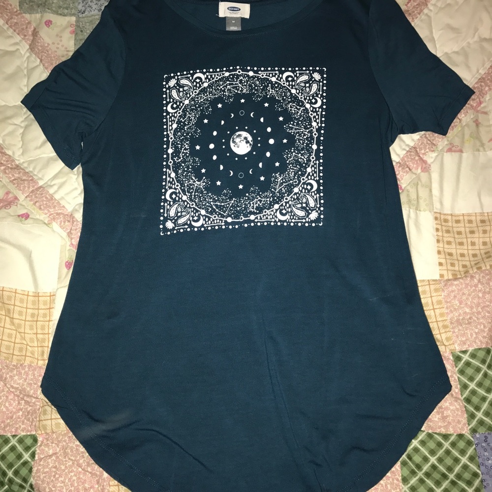 Old Navy Stars and Moon Shirt.   sz. medium