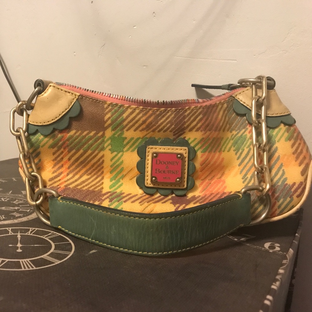 Very good condition Dooney & Bourke bag