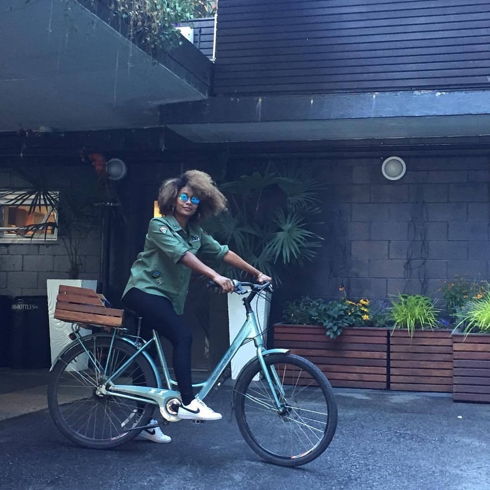 Meet your Posher, Cat