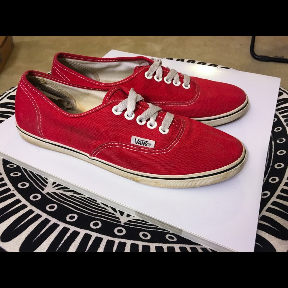 Red woman's Vans size 7.5 (6 in men's)