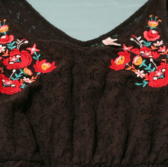 Black lace high-low dress - Picture 2 of 3