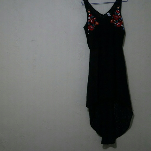 Black lace high-low dress - Picture 3 of 3