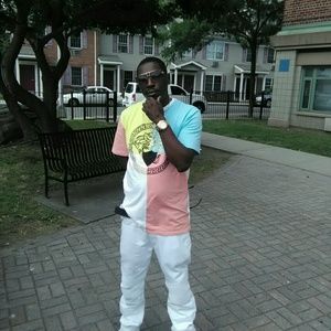 Meet your Posher, Derrick