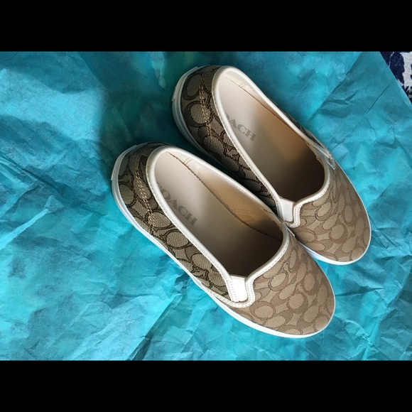 [Coach] Khaki Brown CHRISSY Slip On Loafer Sz 10 - Picture 2 of 5