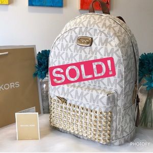 🆕 Michael Kors Backpack Studded Vanilla Large