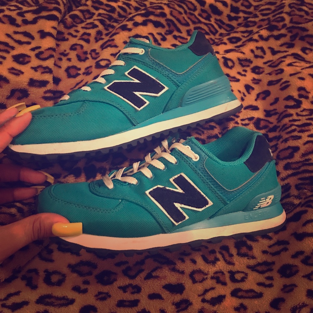 Aqua new balance