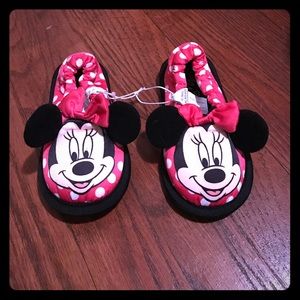Minnie Mouse slippers NWT
