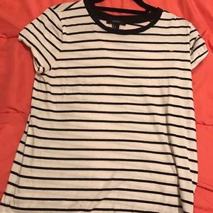 Forever 21 T-Shirt