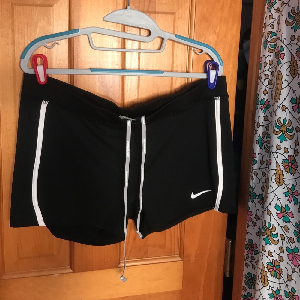 NIKE SPANDEX SHORTS