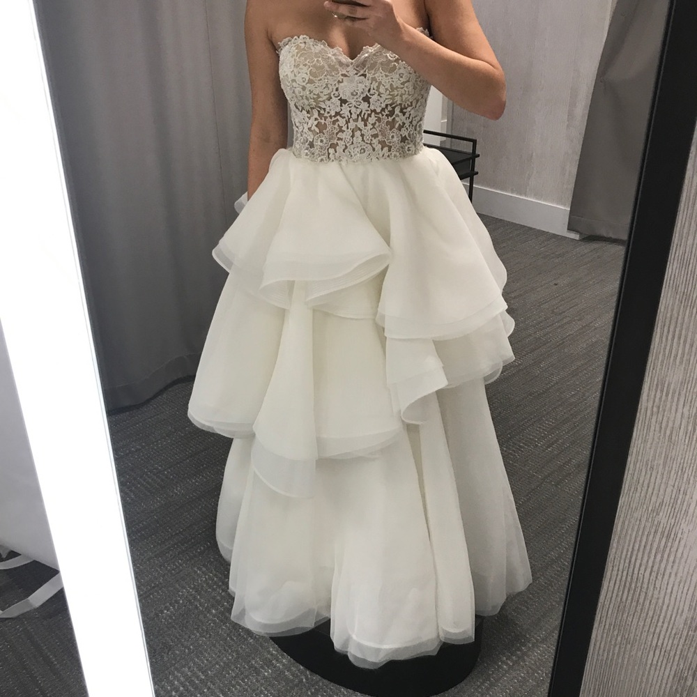 Gorgeous REEM ACRA Wedding Gown Size 10