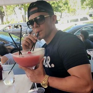 Meet your Posher, Cristian berrio