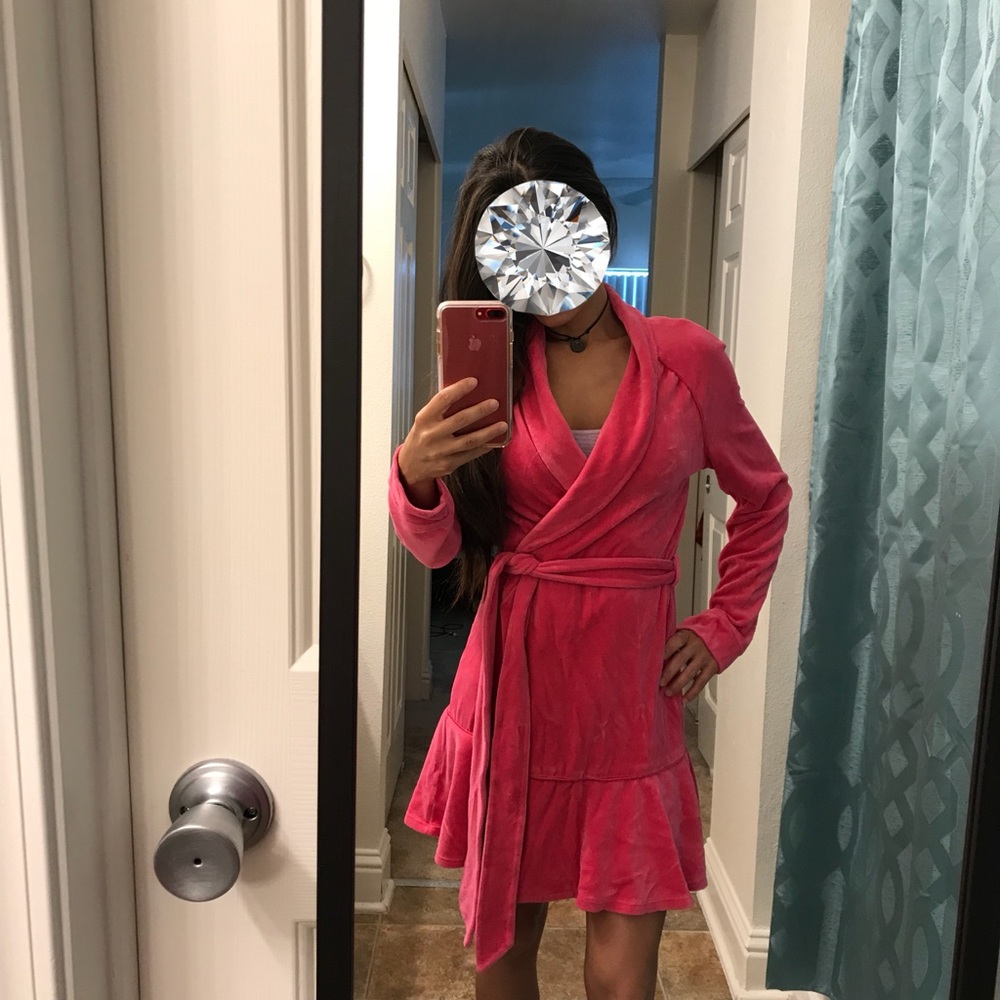 Robe by Juicy Couture