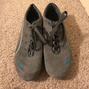 Suede gray Puma sneakers