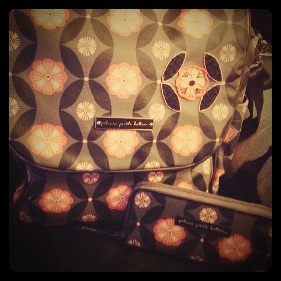 Petunia pickle bottom diaper bag - Picture 1 of 1