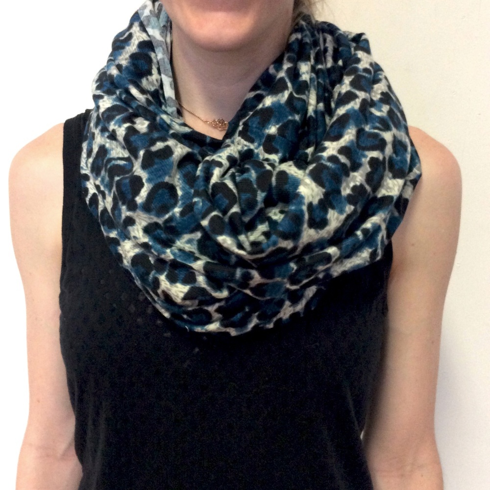 New! Handmade Blue Leopard Print Infinity Scarf - Picture 2 of 6