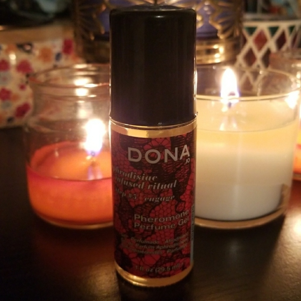 Dona by Jo Pheromone Perfume Gel Roller Ball