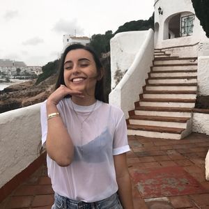 Meet your Posher, Olivea