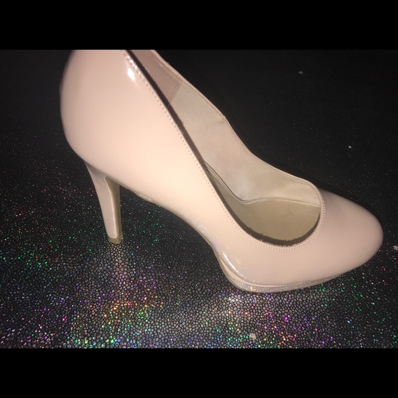 Light pink patent platform heels - Picture 1 of 6