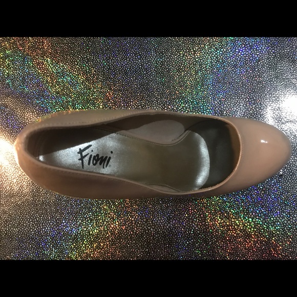 Light pink patent platform heels - Picture 3 of 6