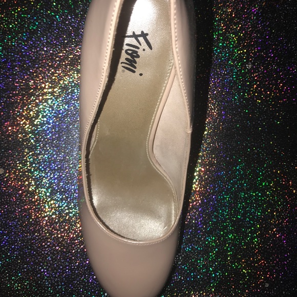 Light pink patent platform heels - Picture 5 of 6