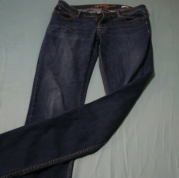Dark wash SKINNY jeans LIKE NEW - Picture 2 of 4