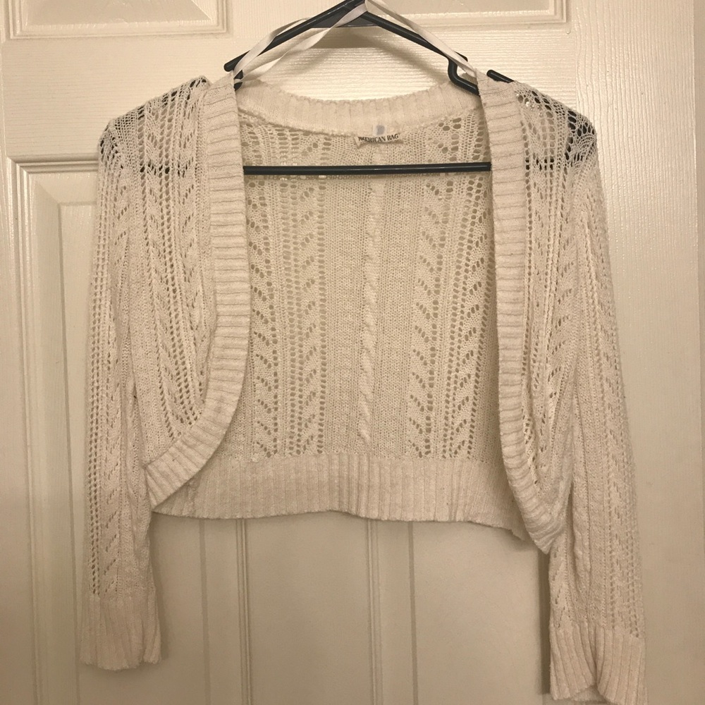 Quarter Sleeve Pull Over Crop Top