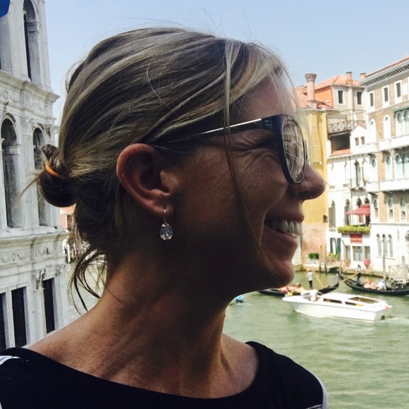 Meet your Posher, Patricia - Picture 1 of 1