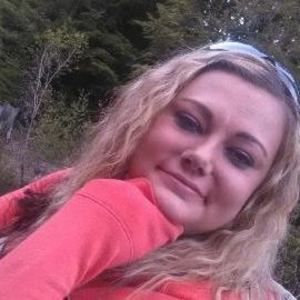 Meet your Posher, Cassandra