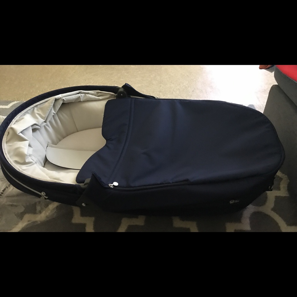 Stokke trailz carry cot