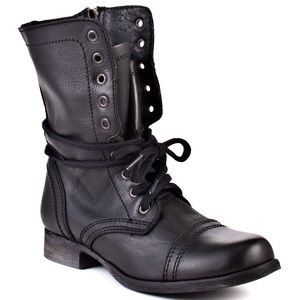 STEVE MADDEN BLACK TROOPA BOOT