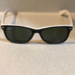 RAY-BAN • Like New • Black & Tan Sunglasses