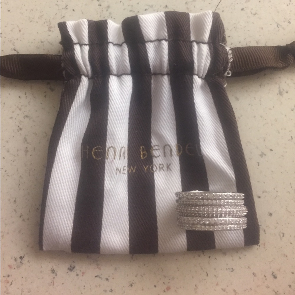 Henri Bendel ring