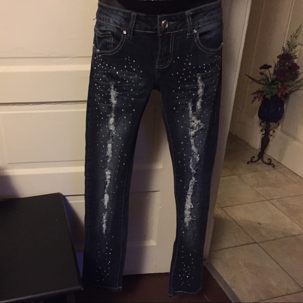 Women's size 5 jeans distressed rhinestone  skinny