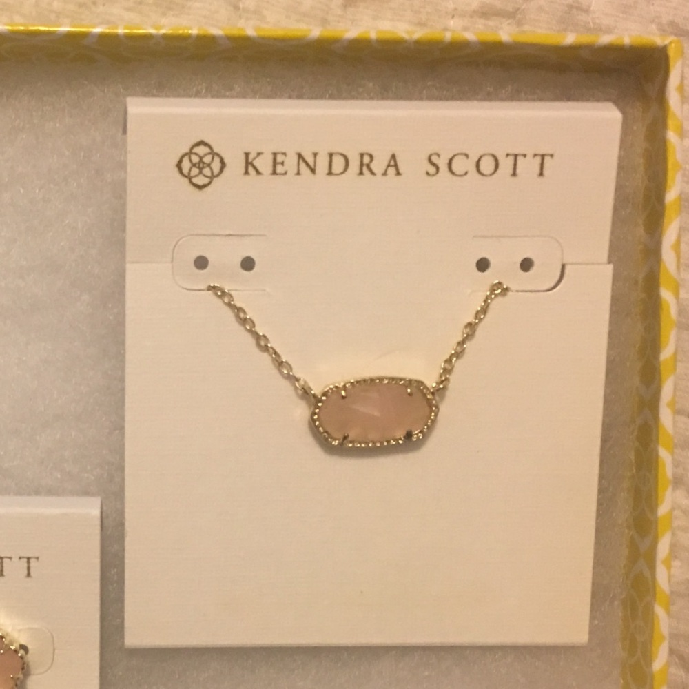 Kendra Scott rose quartz necklace